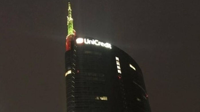 Най-високата сграда в Италия светна с българския трибагреник