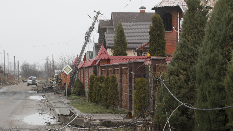 Четири къщи са били повредени от безпилотни самолети камикадзе, изстреляни от