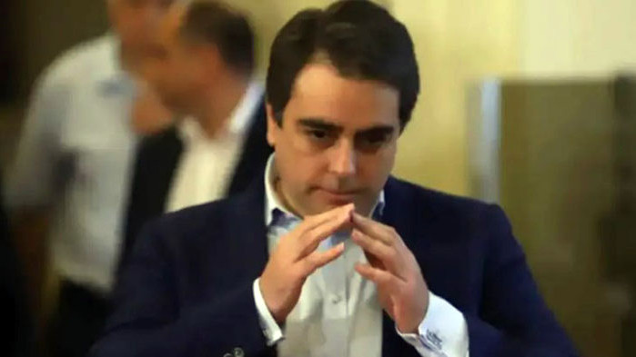 От Фейсбук профила на Делян Добрев Понеже Асен Василев цял