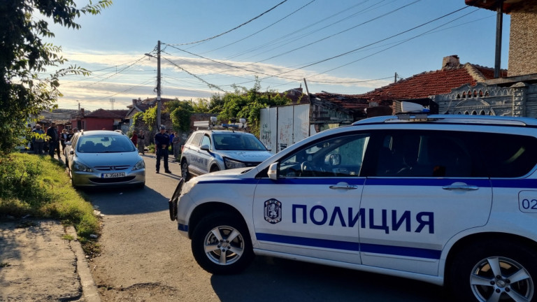 В Софийска област полицията проверява за купен вот, а попада на тефтери за хляб и сол