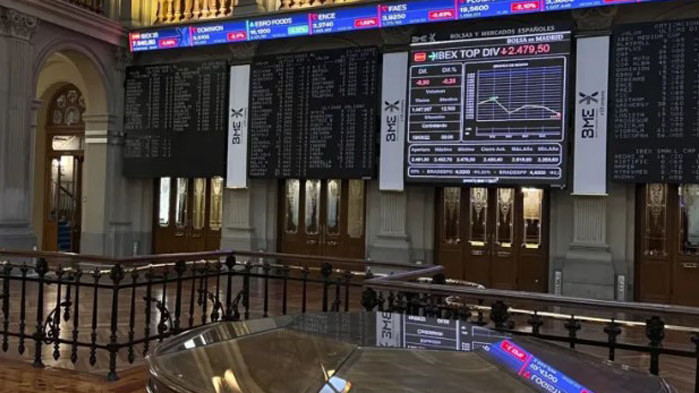 Индексите на водещите европейски борси се понижиха осезаемо днес в