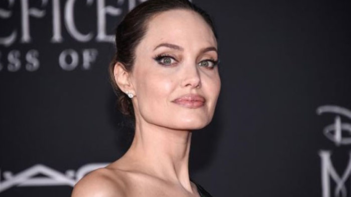 Анджелина Джоли поиска повече права за иранските жени. Тя подкрепи
