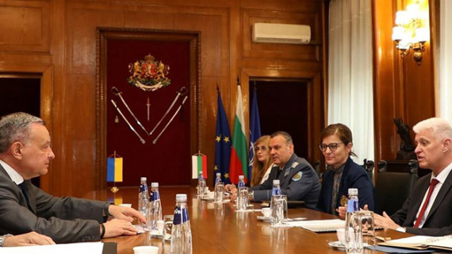 Министър Димитър Стоянов се срещна с украинския посланик