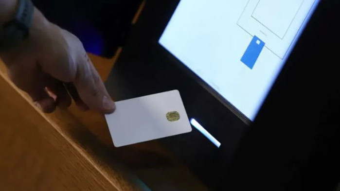 ГЕРБ-Сливен с жалба: Председателят на СИК снима личните карти на избирателите
