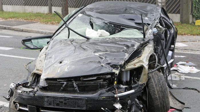 Челна катастрофа с два автомобила край софийското село Негован. За