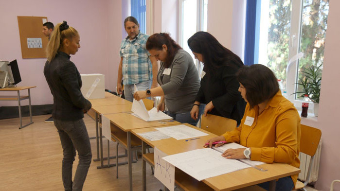 В ЦИК днес се извършва повторна проверка на протоколите с