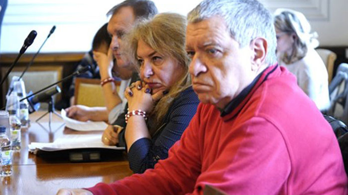 Дневникът е . То е толкова абсурдно това, че стига