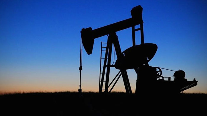 Към края на петъчната търговия петролът поскъпва с над 4%