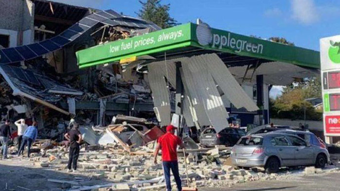 Поне седем души са загинали при експлозия на бензиностанция в