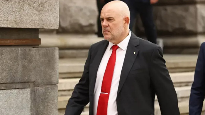 Главният прокурор Иван Гешев ще проведе днес среща с лидерите