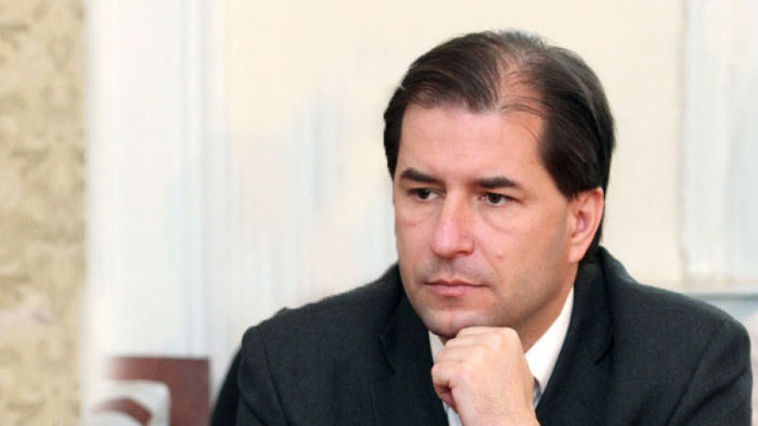 От Фейсбук профила на юристът Борислав Цеков Въпросът дали и