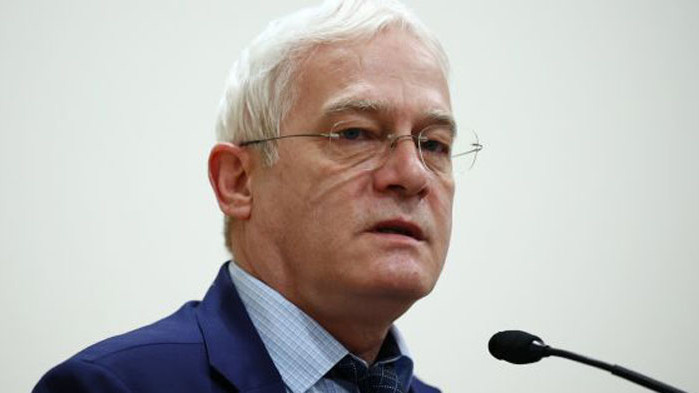 Шефът на НЗОК: Първо се изплащат заплатите, следват данъците и след това всичко останало