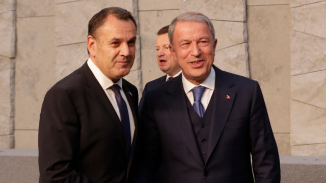 Министърът на отбраната на Турция Хулуси Акар проведе среща с гръцкия си