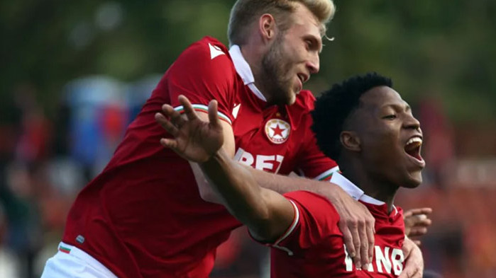 Вицешампионът ЦСКА посреща новака Хебър в късния двубой от съботната