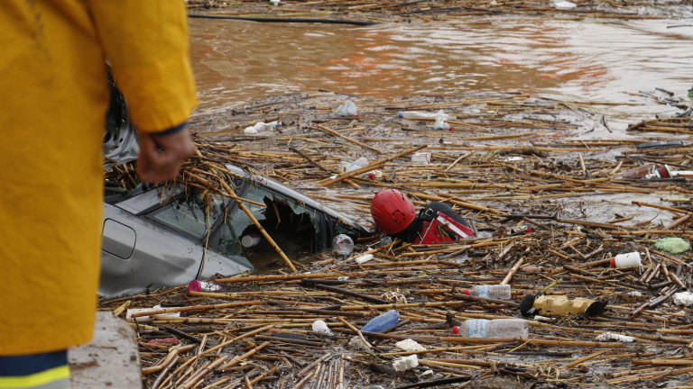 Силна буря удари Крит, наводненията взеха жертви
