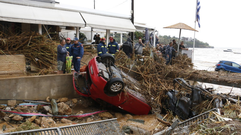 Мощната буря, която връхлетя гръцкия остров Крит, доведе до изчезването на