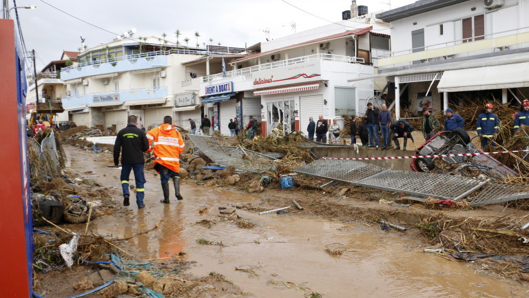 Силна буря удари Крит, наводненията взеха жертви