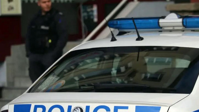 Психично болен вдигна на крак в неделя полицията в Стражица