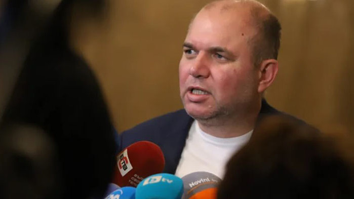 Според него догодина страната ще има нужда от насочване на