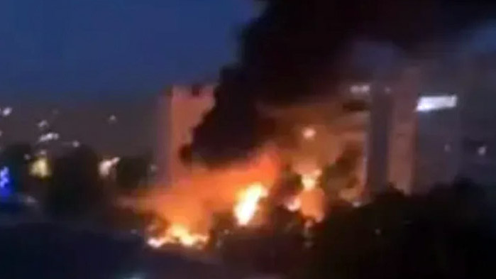 Самолет се е забил в жилищна сграда в Русия. Това