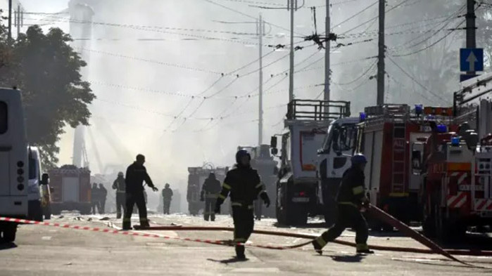 Президентът на Украйна Володимир Зеленски заяви днес, че от 10