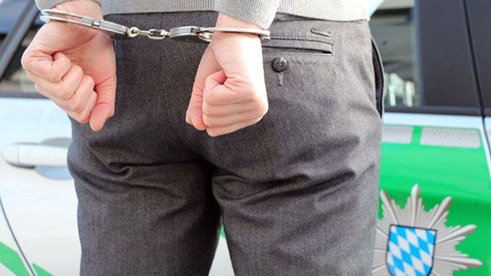 Гръцката полиция задържа 14 души, подозират ги в участие в престъпна група за фалшиви документи