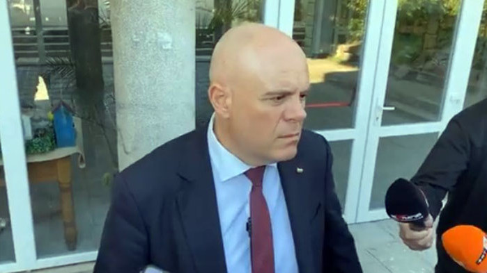 Притеснително е, че Прокуратурата е атакувана и от Русия, и