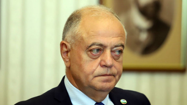Съпредседателят на Демократична България Атанас Атанасов загатна че партията може