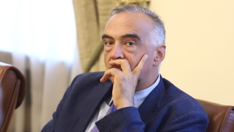 Депутатите приличат на пияни, които се опитват да управляват самолет,