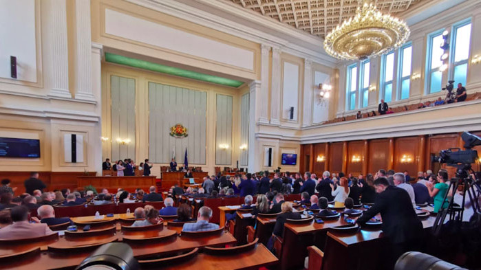 Ден трети на първото заседание на парламента в опит да