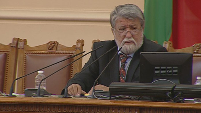 Депутати коментираха пред журналисти дали днес ще бъде избран председател