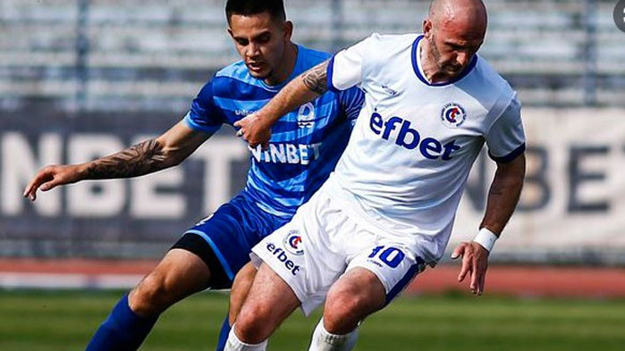 Девета поредна победа е целта на Светкавица