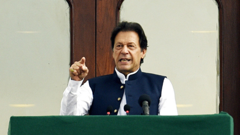Пакистанската избирателна комисия изхвърли бившия премиер Имран Хан от мястото