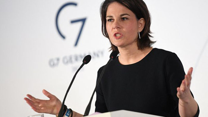 Германският министър на външните работи Аналена Бербок иска да постигне