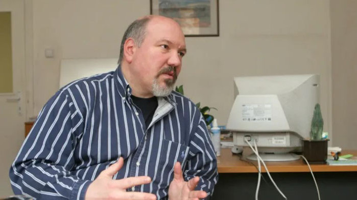 Има заплахи за парламентарната демокрация, тя е сериозно болна. Но