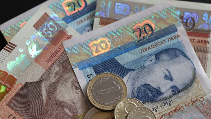 1320 лева е доходът, необходим за месечната издръжка на един