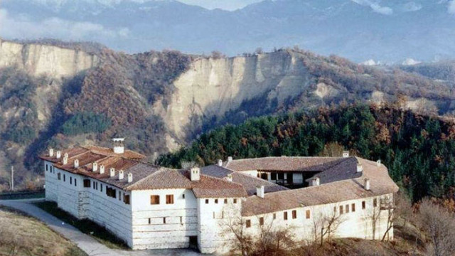 Роженският манастир стара християнска обител в Пирин планина Роженският манастир
