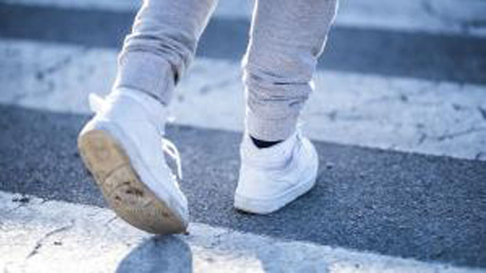 Няма да задържат служителя на МВР, блъснал дете и избягал