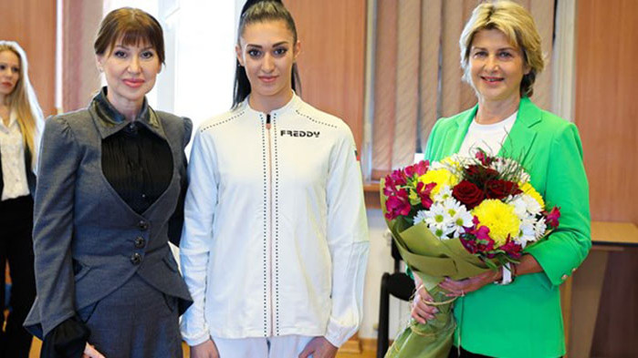 Министър Весела Лечева награди ансамбъла, Стилияна Николова и Боряна Калейн