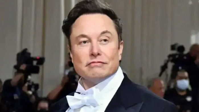 Илън Мъск завърши придобиването на Туитър“. Сделката е на стойност