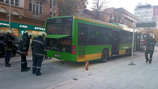 Шофьор предотврати пожар в градски автобус в центъра на Търново