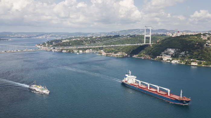 Кораби с украинско зърно спряха движение в Черно море след решението на Русия