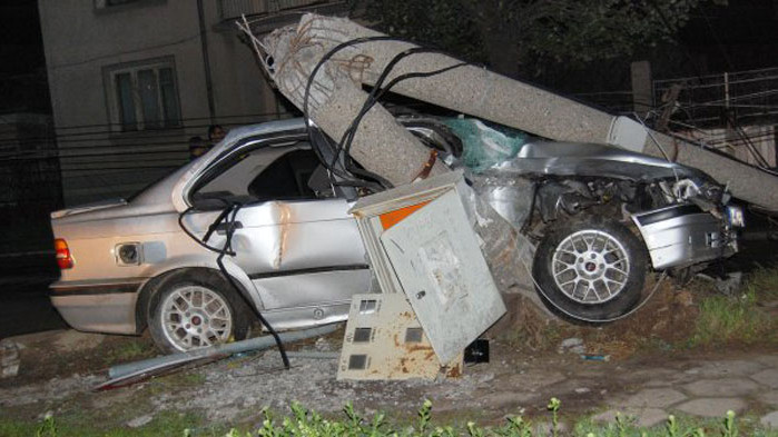 Двама души загинаха, а други 21 са ранени при 18