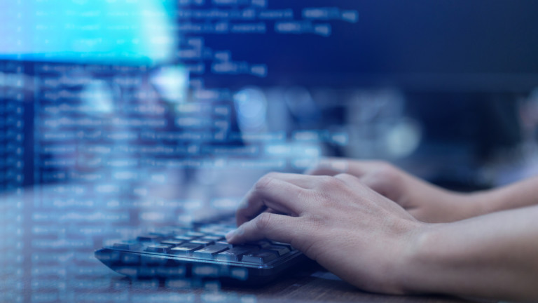 Хакери са атакували комуникационна платформа, използвана от военните и служителите