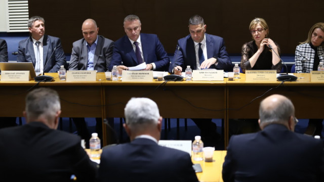 Депутатите от Комисията по външна политика и Комисията по отбрана