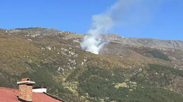 Овладян е пожарът в Стара планина над Карлово От сутринта