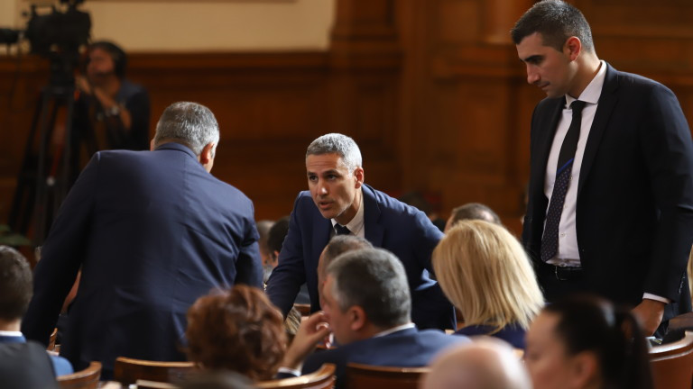 Народните представители приеха на първо четене България да изпрати военна