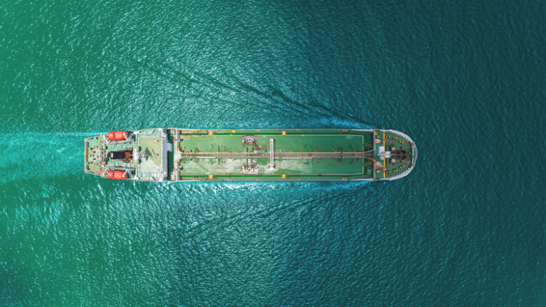 Над 30 танкера, превозващи втечнен природен газ на стойност 2