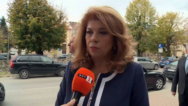 Вицепрезидентът Илияна Йотова коментира че консултациите за съставяне на кабинет