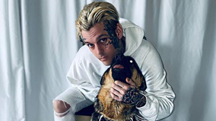 На 34-годишна възраст почина певецът Арън Картър. Той е брат